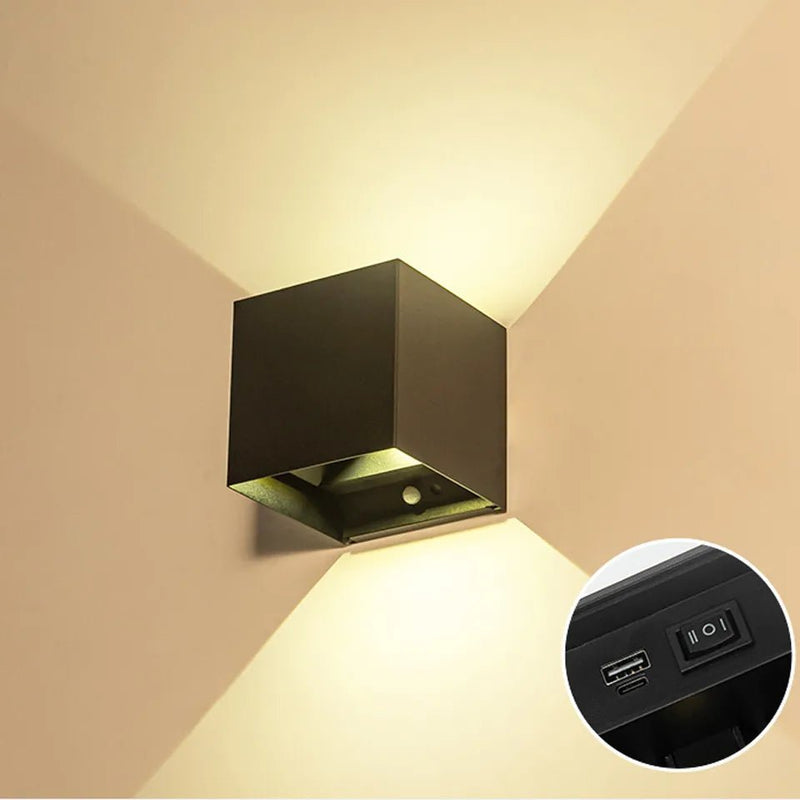 INTELLIGENT MOTION SENSOR WALL LAMP