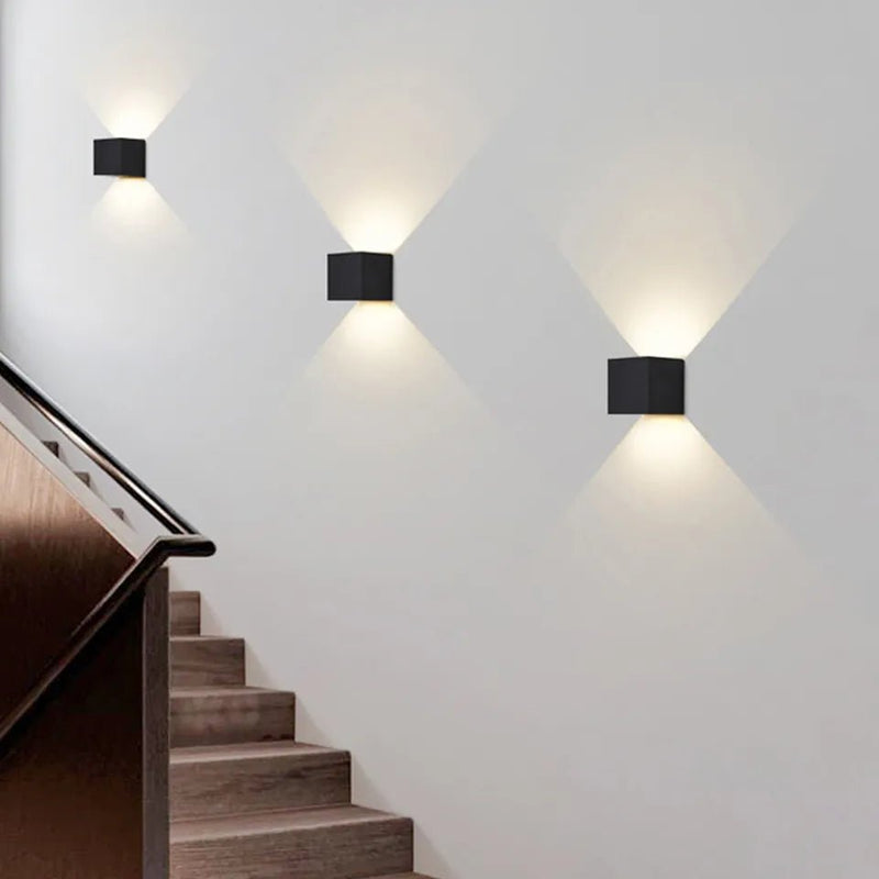 INTELLIGENT MOTION SENSOR WALL LAMP